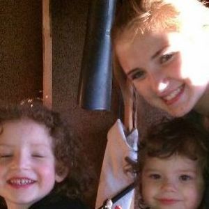 Meet your Posher, Lois